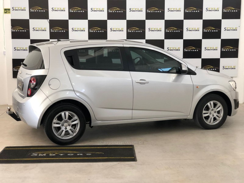 SONIC 1.6 LT 16V FLEX 4P MANUAL - 2014 - NOVO HAMBURGO