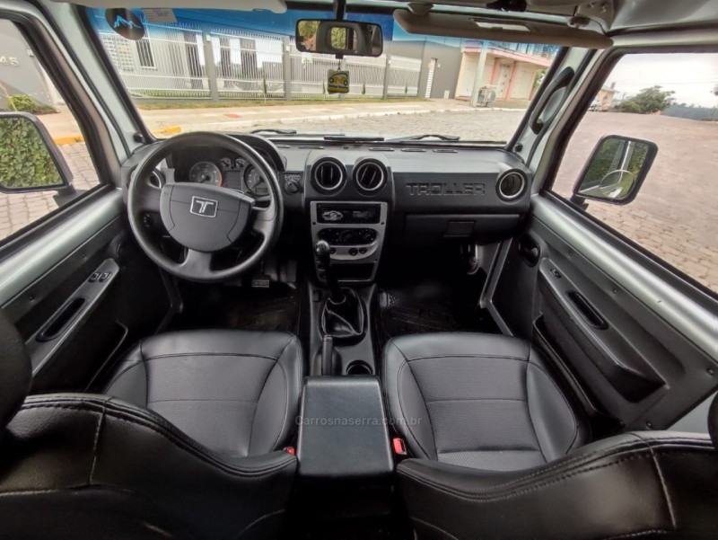 T4 3.2 TGV 4X4 16V TURBO DIESEL 2P MANUAL - 2013 - FARROUPILHA
