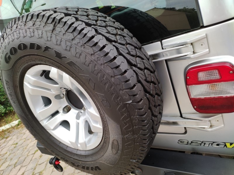 T4 3.2 TGV 4X4 16V TURBO DIESEL 2P MANUAL - 2013 - FARROUPILHA