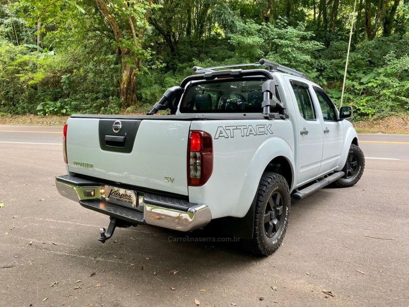 FRONTIER 2.5 SV ATTACK 4X4 CD TURBO ELETRONIC DIESEL 4P AUTOMÁTICO - 2016 - DOIS IRMãOS