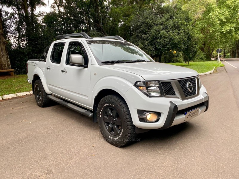 FRONTIER 2.5 SV ATTACK 4X4 CD TURBO ELETRONIC DIESEL 4P AUTOMÁTICO - 2016 - DOIS IRMãOS