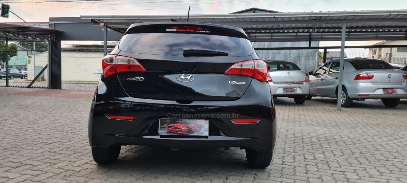 HB20 1.6 COMFORT PLUS 16V FLEX 4P MANUAL - 2015 - CAXIAS DO SUL