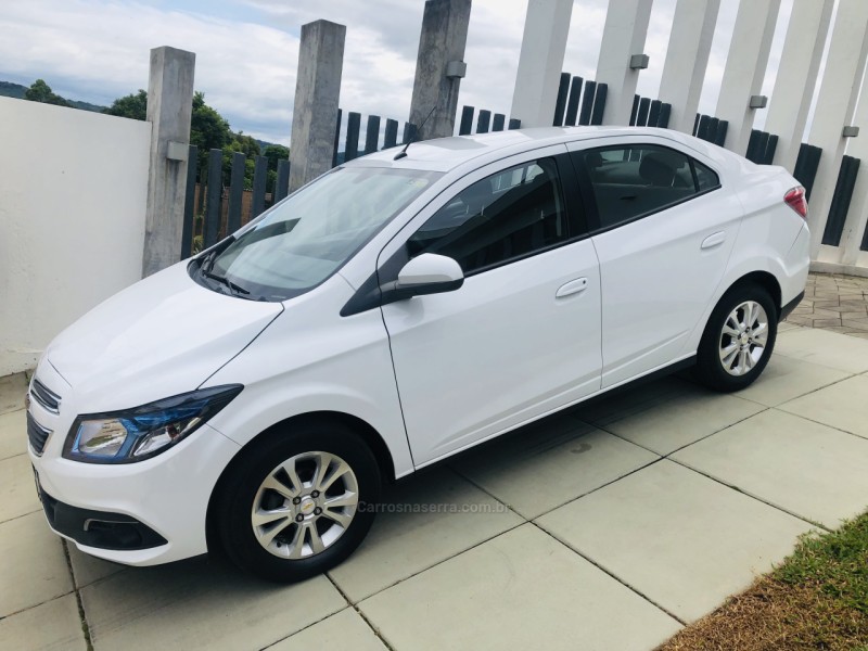 PRISMA 1.4 MPFI LTZ 8V FLEX 4P MANUAL - 2014 - NOVA PETRóPOLIS