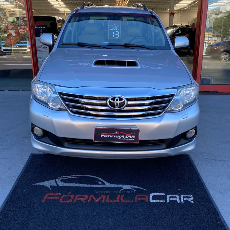 HILUX SW4 3.0 SRV 4X4 7 LUGARES 16V TURBO INTERCOOLER DIESEL 4P AUTOMÁTICO - 2013 - CAXIAS DO SUL