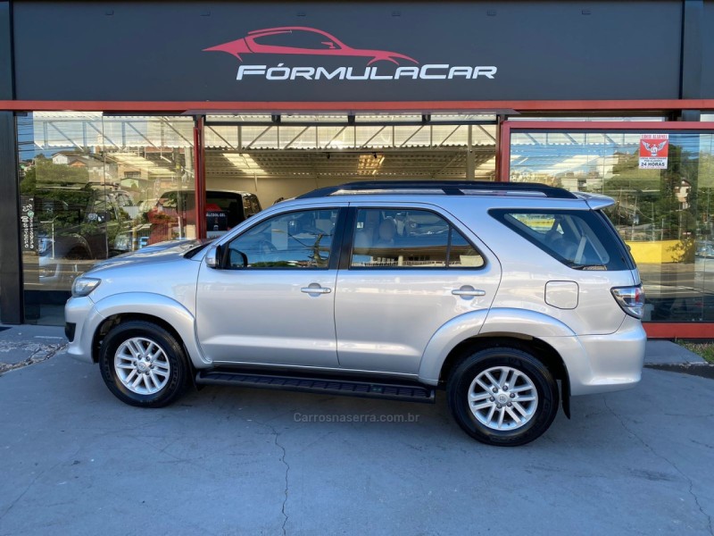 HILUX SW4 3.0 SRV 4X4 7 LUGARES 16V TURBO INTERCOOLER DIESEL 4P AUTOMÁTICO - 2013 - CAXIAS DO SUL