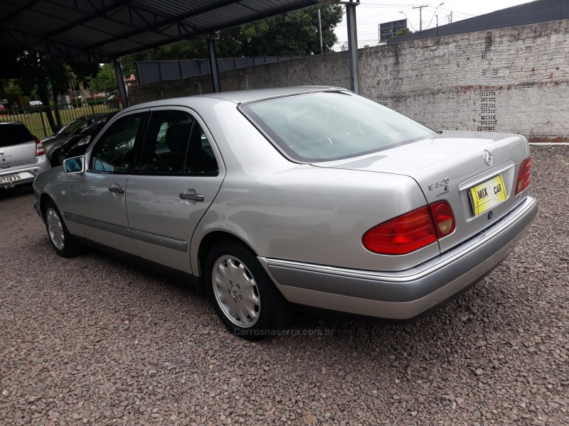 E 320 3.2 ELEGANCE V6 GASOLINA 4P AUTOMÁTICO - 1996 - CAXIAS DO SUL