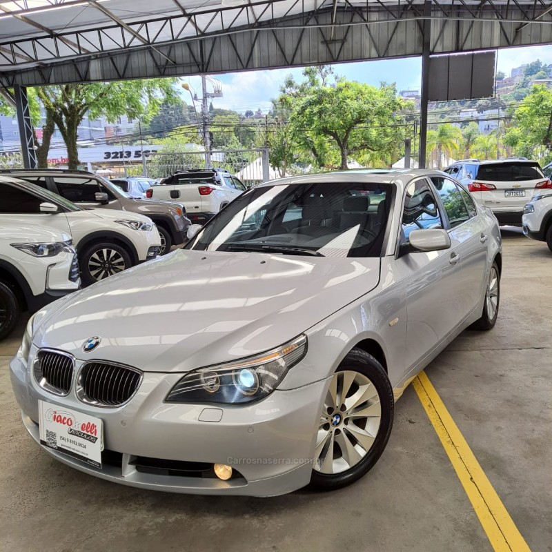 545I 4.4 SEDAN V8 32V GASOLINA 4P AUTOMÁTICO - 2004 - CAXIAS DO SUL
