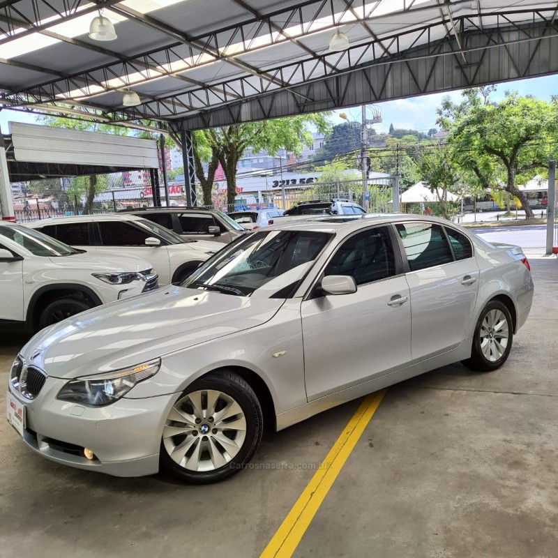 545I 4.4 SEDAN V8 32V GASOLINA 4P AUTOMÁTICO - 2004 - CAXIAS DO SUL