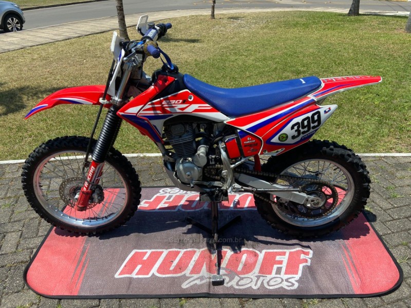 CRF 230F  - 2016 - FELIZ