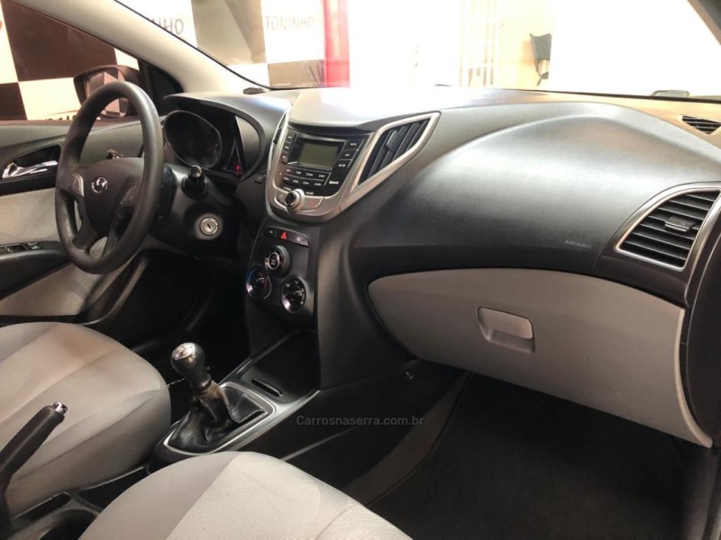 HB20S 1.0 COMFORT PLUS 12V FLEX 4P MANUAL - 2015 - NOVO HAMBURGO