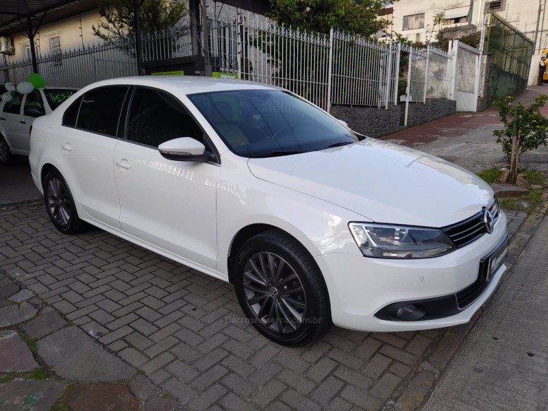 JETTA 2.0 TSI HIGHLINE 211CV GASOLINA 4P TIPTRONIC - 2014 - CAXIAS DO SUL