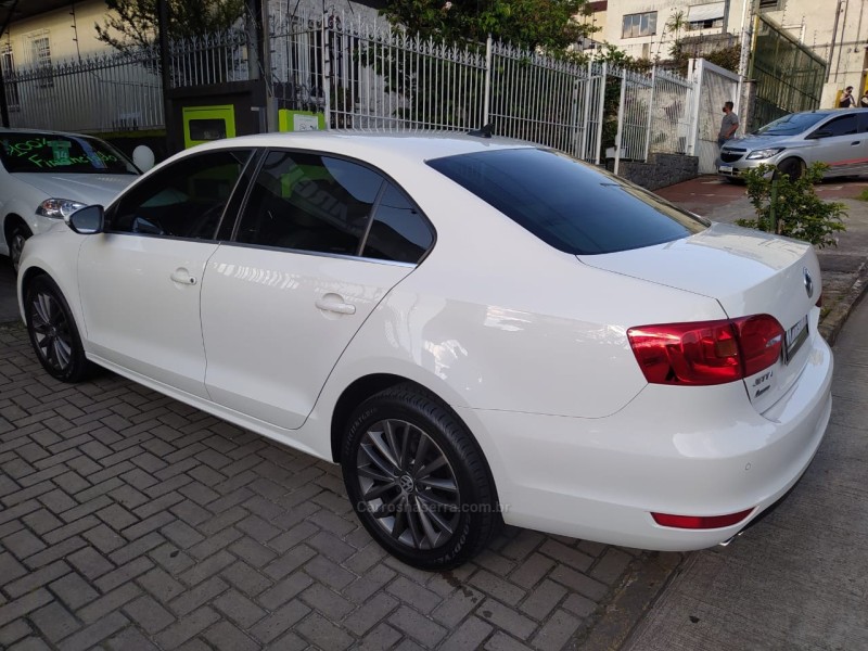 JETTA 2.0 TSI HIGHLINE 211CV GASOLINA 4P TIPTRONIC - 2014 - CAXIAS DO SUL