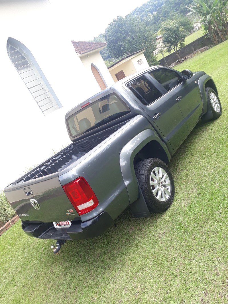 AMAROK 2.0 TRENDLINE 4X4 CD 16V TURBO INTERCOOLER DIESEL 4P AUTOMÁTICO - 2018 - TRêS COROAS