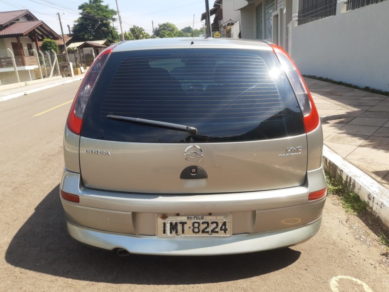 CORSA 1.0 MPFI JOY 8V FLEX 4P MANUAL - 2006 - BOM PRINCíPIO