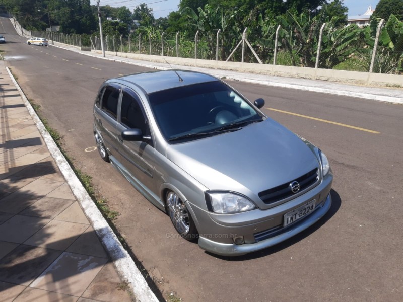 CORSA 1.0 MPFI JOY 8V FLEX 4P MANUAL - 2006 - BOM PRINCíPIO