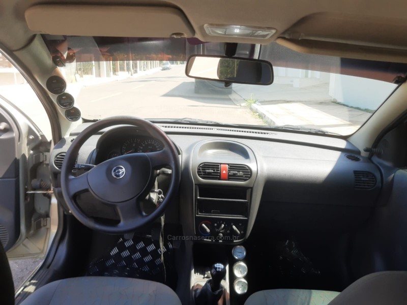 CORSA 1.0 MPFI JOY 8V FLEX 4P MANUAL - 2006 - BOM PRINCíPIO