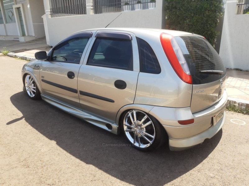 CORSA 1.0 MPFI JOY 8V FLEX 4P MANUAL - 2006 - BOM PRINCíPIO