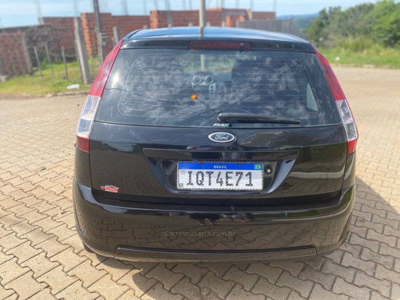 FIESTA 1.0 MPI HATCH 8V FLEX 4P MANUAL - 2010 - PAROBé