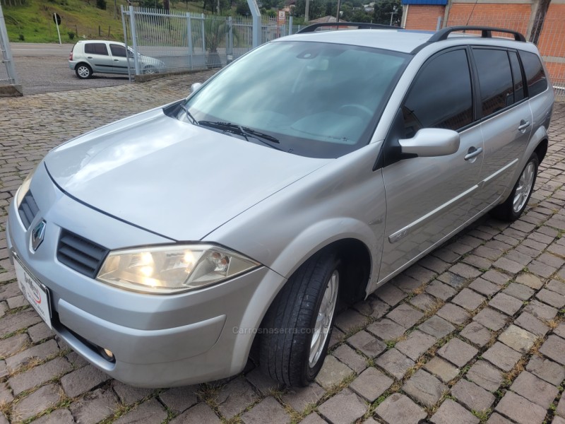MÉGANE 1.6 DYNAMIQUE GRAND TOUR 16V FLEX 4P MANUAL
