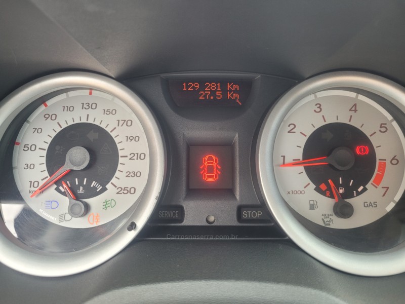 MÉGANE 1.6 DYNAMIQUE GRAND TOUR 16V FLEX 4P MANUAL - 2011 - SãO MARCOS