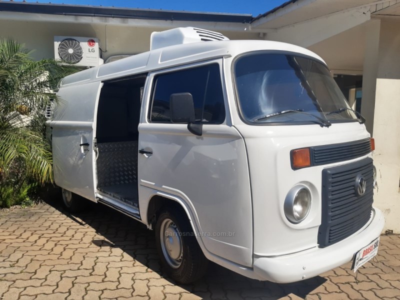 KOMBI  - 2012 - PORTãO