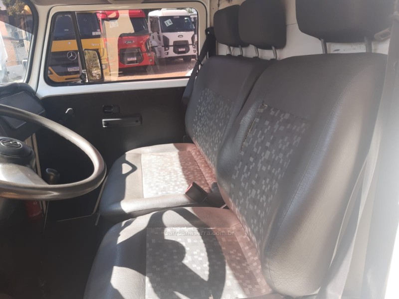 KOMBI  - 2012 - PORTãO