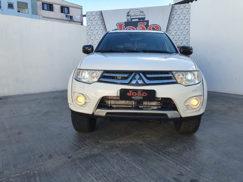 PAJERO 3.2 HPE 4X4 7 LUGARES 16V TURBO INTERCOOLER DIESEL 4P AUTOMÁTICO - 2015 - CASCA