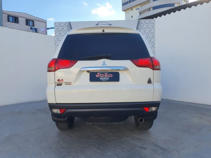 PAJERO 3.2 HPE 4X4 7 LUGARES 16V TURBO INTERCOOLER DIESEL 4P AUTOMÁTICO - 2015 - CASCA