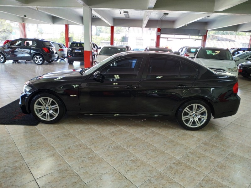 318I 2.0 SEDAN 16V GASOLINA 4P AUTOMÁTICO - 2012 - CAXIAS DO SUL