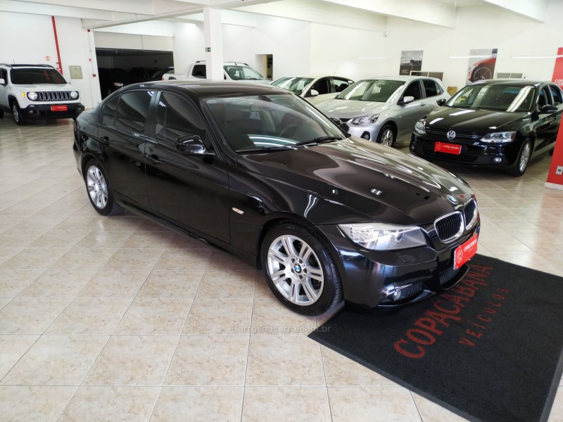 318I 2.0 SEDAN 16V GASOLINA 4P AUTOMÁTICO - 2012 - CAXIAS DO SUL