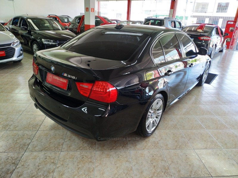 318I 2.0 SEDAN 16V GASOLINA 4P AUTOMÁTICO - 2012 - CAXIAS DO SUL