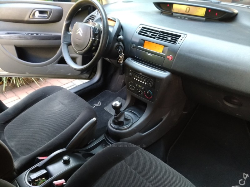 C4 1.6 GLX 16V FLEX 4P MANUAL - 2011 - FLORES DA CUNHA