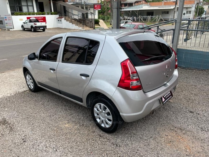 SANDERO 1.0 EXPRESSION 16V FLEX 4P MANUAL - 2013 - BOM RETIRO DO SUL