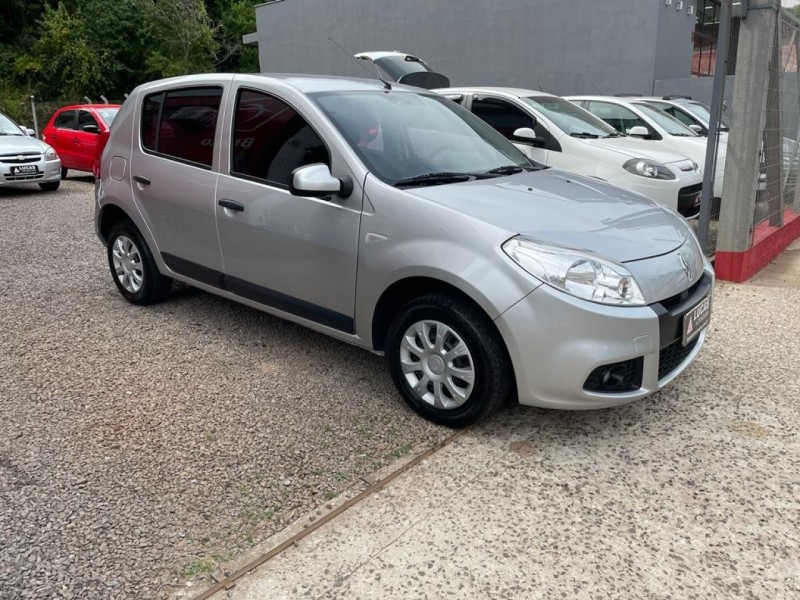 SANDERO 1.0 EXPRESSION 16V FLEX 4P MANUAL - 2013 - BOM RETIRO DO SUL