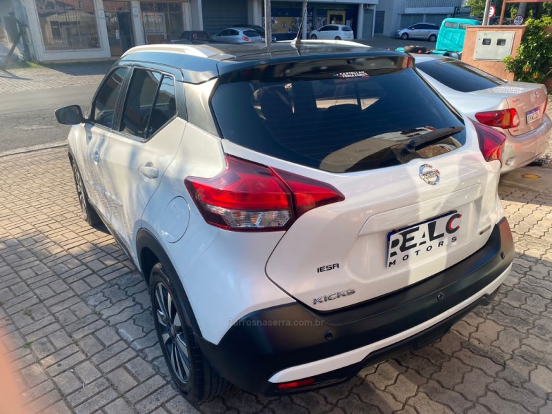 KICKS 1.6 16V FLEX SV LIMITED 4P AUTOMÁTICO - 2017 - CAXIAS DO SUL