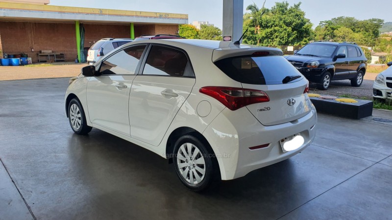 HB20 1.6 COMFORT PLUS 16V FLEX 4P MANUAL - 2015 - IVOTI
