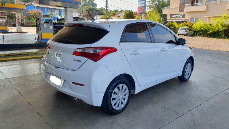 HB20 1.6 COMFORT PLUS 16V FLEX 4P MANUAL - 2015 - IVOTI