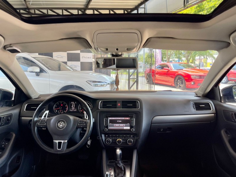 JETTA 2.0 TSI HIGHLINE 211CV GASOLINA 4P DSG - 2013 - ESTâNCIA VELHA