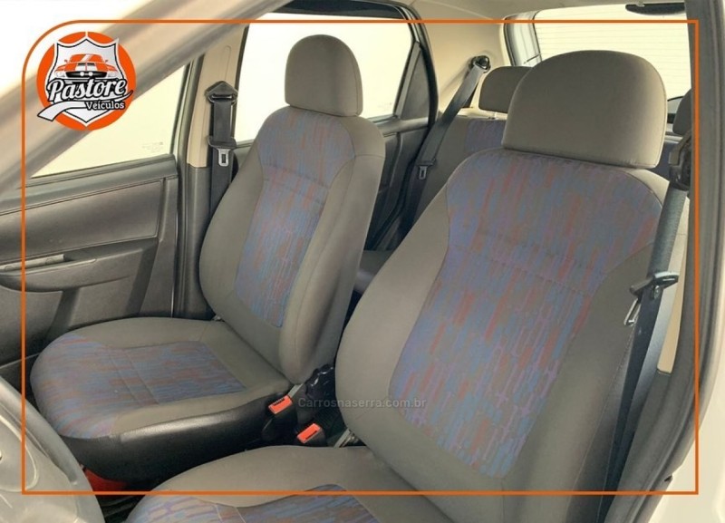 CELTA 1.0 MPFI SPIRIT 8V FLEX 4P MANUAL - 2011 - VACARIA