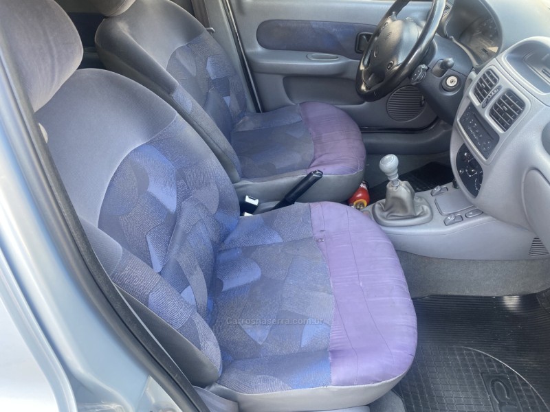 CLIO 1.6 RN 8V GASOLINA 4P MANUAL - 2000 - CAXIAS DO SUL