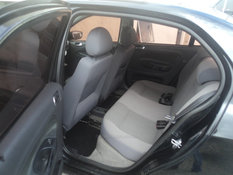 VOYAGE 1.6 MI COMFORTLINE 8V FLEX 4P MANUAL - 2009 - FARROUPILHA