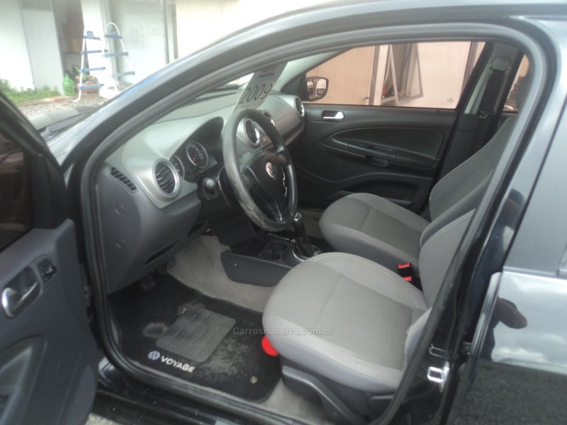VOYAGE 1.6 MI COMFORTLINE 8V FLEX 4P MANUAL - 2009 - FARROUPILHA