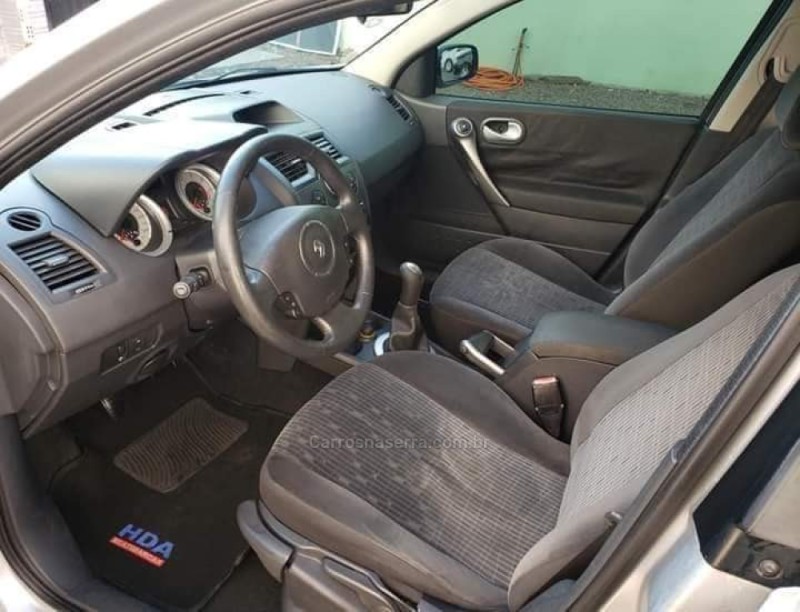 MÉGANE 1.6 DYNAMIQUE GRAND TOUR 16V FLEX 4P MANUAL - 2011 - CAXIAS DO SUL