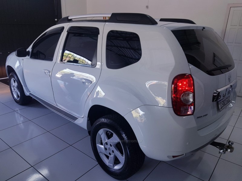 DUSTER 1.6 DYNAMIQUE 4X2 16V FLEX 4P MANUAL - 2011 - CAMPO BOM