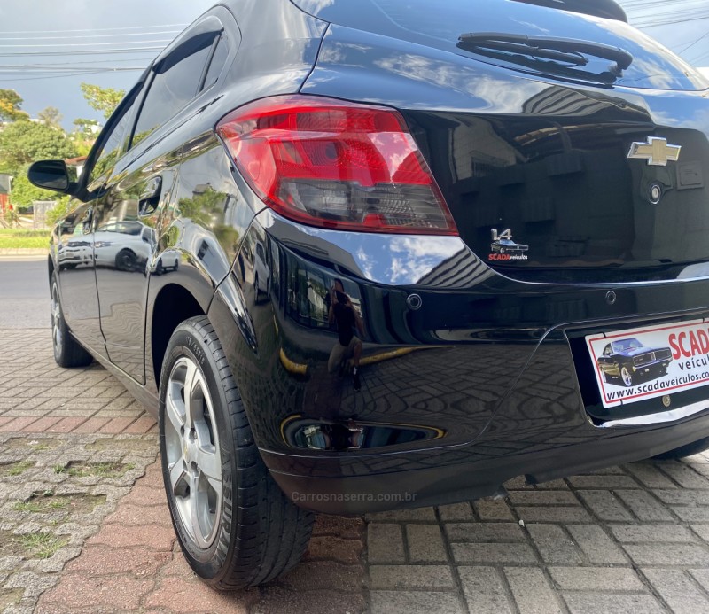 ONIX 1.4 MPFI LT 8V FLEX 4P MANUAL - 2013 - CAXIAS DO SUL