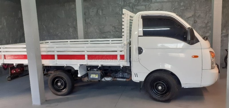 HR 2.5 TCI HD LONGO COM CAÇAMBA 4X2 8V 97CV TURBO INTERCOOLER DIESEL 2P MANUAL - 2011 - BENTO GONçALVES
