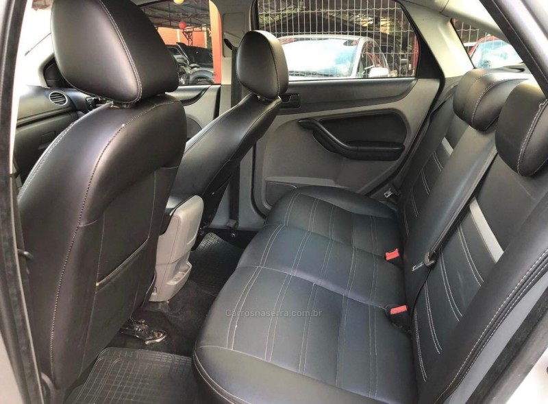 FOCUS 1.6 GLX SEDAN 16V FLEX 4P MANUAL - 2013 - CANELA