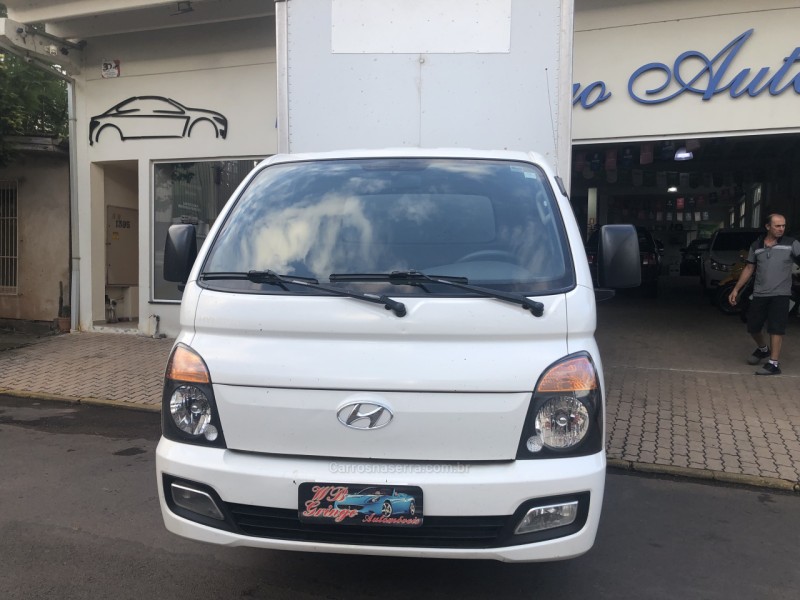 HR 2.5 LONGO BAÚ 4X2 16V 130CV TURBO INTERCOOLER DIESEL 2P MANUAL - 2014 - VALE REAL