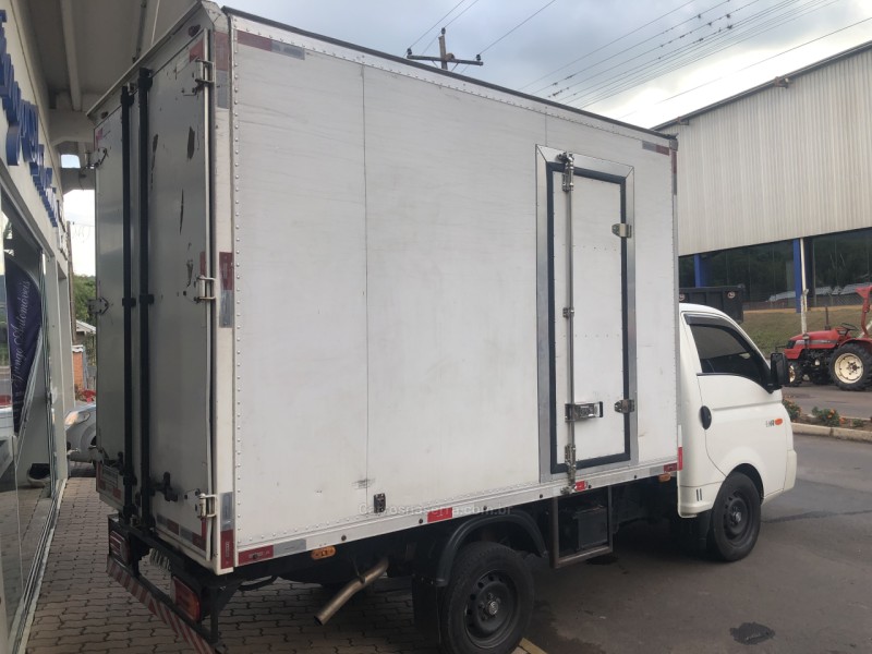 HR 2.5 LONGO BAÚ 4X2 16V 130CV TURBO INTERCOOLER DIESEL 2P MANUAL - 2014 - VALE REAL