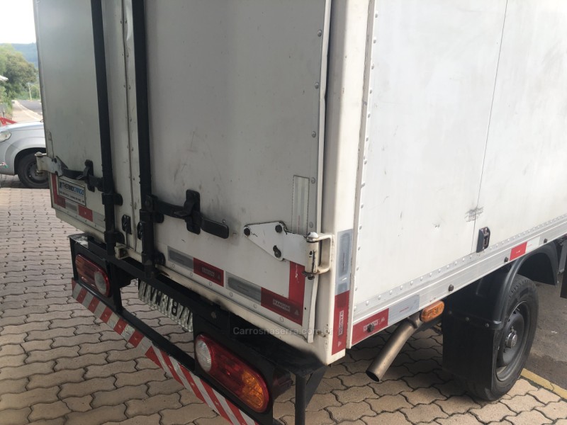 HR 2.5 LONGO BAÚ 4X2 16V 130CV TURBO INTERCOOLER DIESEL 2P MANUAL - 2014 - VALE REAL